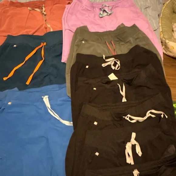 Figs Black Technical Collection Scrub Pants - Picture 3 of 10